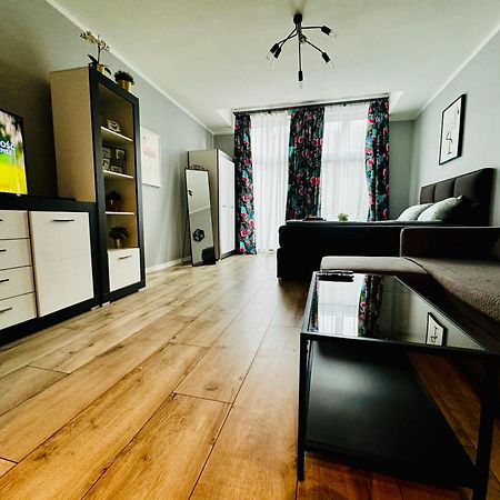 Apartament Flaming Z Balkonem - Scisle Centrum Naprzeciwko Pkp I Pks - Self Check In - Darmowy Parking - Pozne Wymeldowanie - Wystawiamy Fv Opole Exterior foto