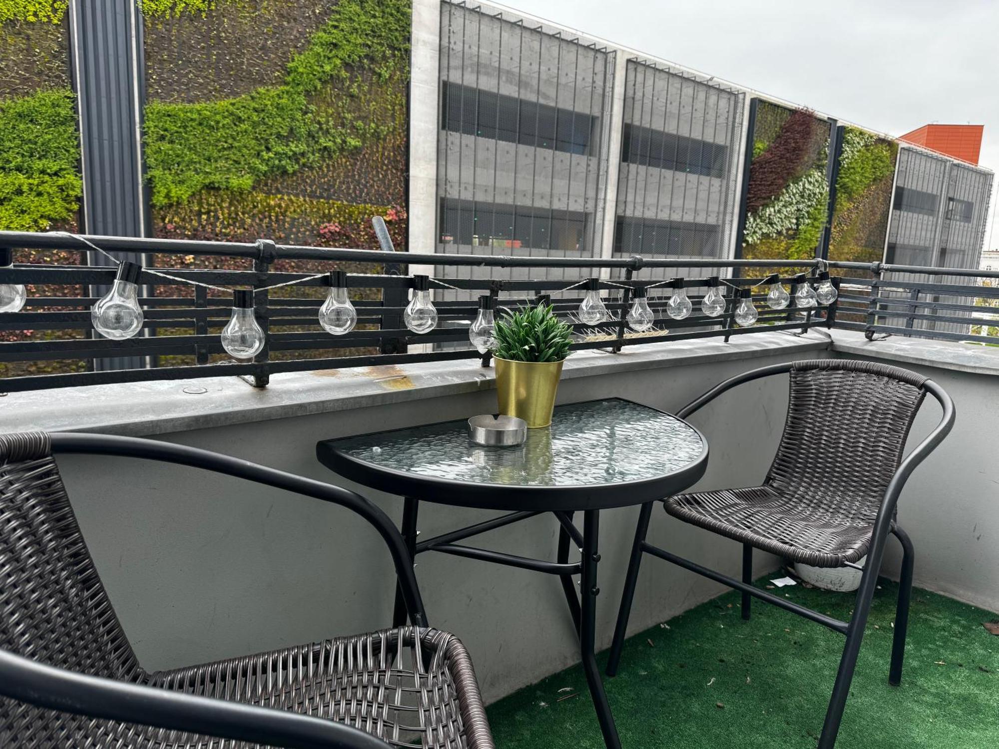 Apartament Flaming Z Balkonem - Scisle Centrum Naprzeciwko Pkp I Pks - Self Check In - Darmowy Parking - Pozne Wymeldowanie - Wystawiamy Fv Opole Exterior foto
